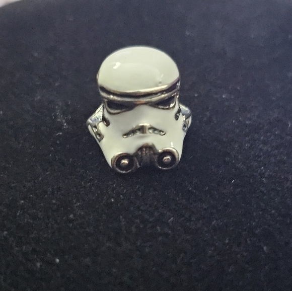 S925 Sterling Silver Stormtrooper Charm - Picture 1 of 4